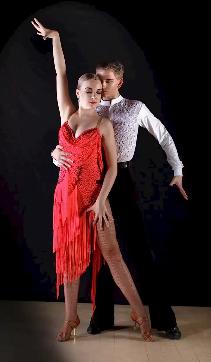 dans akademi iletişim